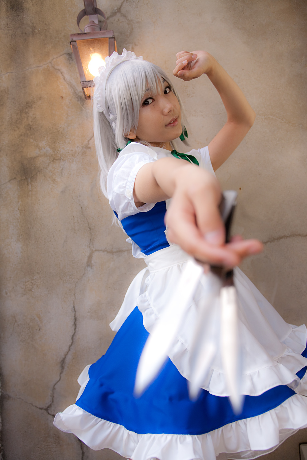 cosplay美女套图 c77 Sakuya Izayoi　白丝假发扮相(1)